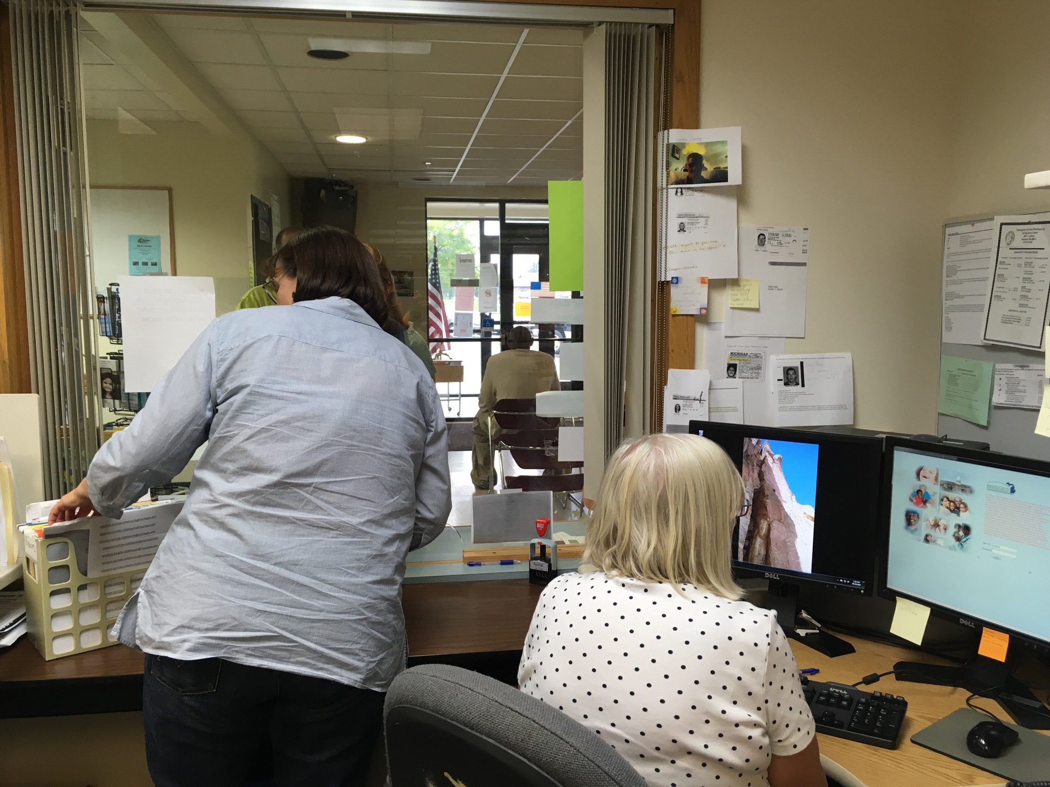 Government office setting representing the Michigan DHHS public assistance application process
